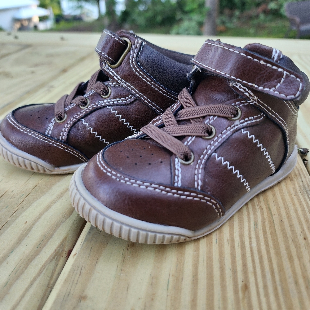 SOLD Children's Place brown shoes 6 baby